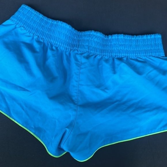 𝅺lot of 2 Medium Athletic Shorts - Picture 3 of 5